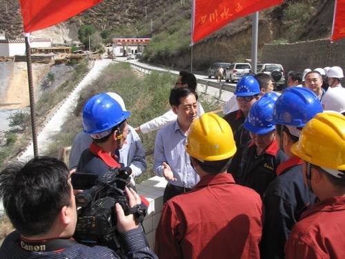 中國大唐集團公司總經理王野平蒞臨洞松水電站視察