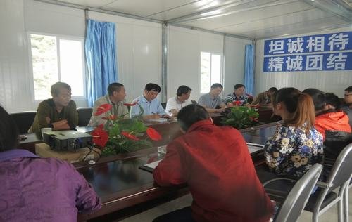 王裕明一行到鑫宏工程公司固滴電站項目部視察工作及慰問新進大學生員工