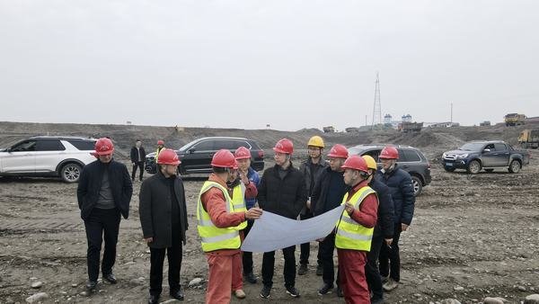 集團領導尹曉東一行蒞臨公司虎渡溪項目部檢查指導工作 