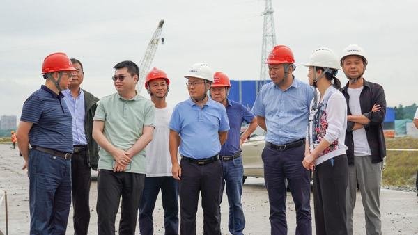 公司董事長代勇拜會(huì)樂山立事達(dá)實(shí)業(yè)有限公司總裁葉剛