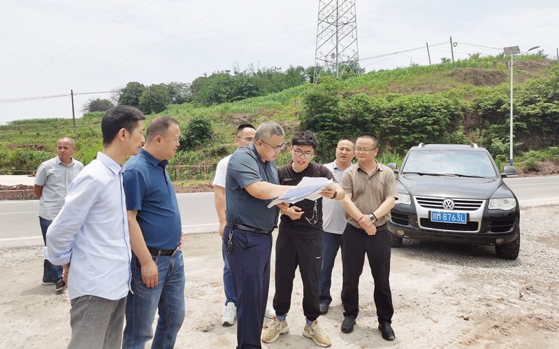 羅雪總經(jīng)理一行到向家壩Ⅴ標(biāo)項(xiàng)目部開展調(diào)研工作