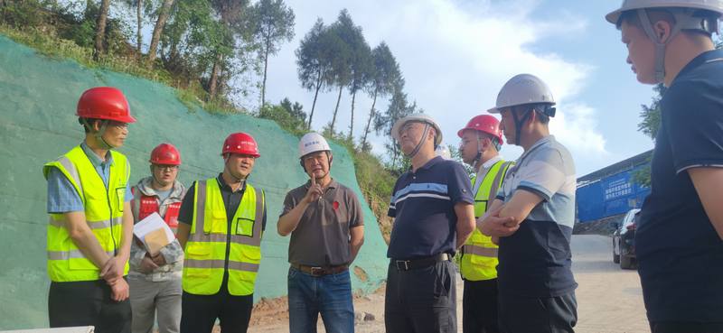 水利廳安全生產(chǎn)專項檢查組到亭子口灌區(qū)一期工程I標(biāo)段開展專項檢查