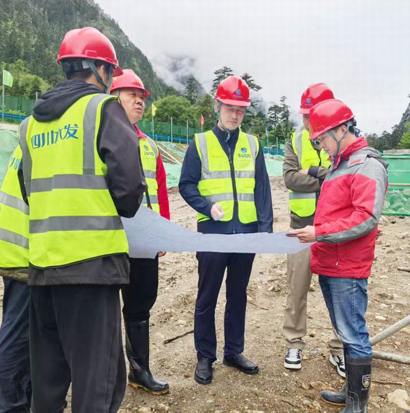 袁斌到九龍縣三四溝、麻窩溝水電站調研指導工作